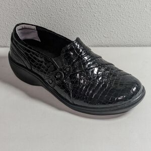 Aravon DANIELLE-AR Women's NEW Slip-on Flats Black Leather Sz 7 2E Crocodile